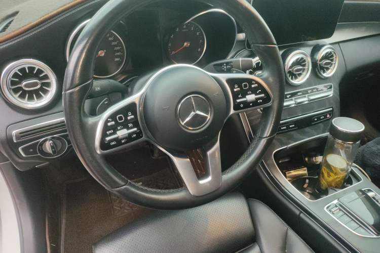 Used Mercedes-Benz C-Class 2019 C 180 L Fashion Edition Sport Version Steering Wheel