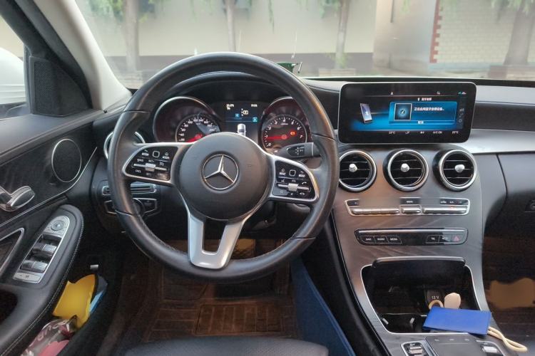 Used Mercedes-Benz C-Class 2019 C 180 L Fashion Edition Sport Version Steering Wheel