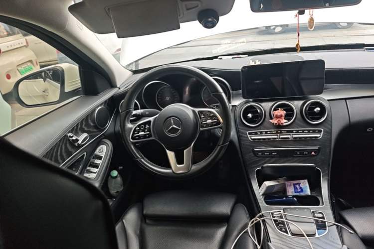 Used Mercedes-Benz C-Class 2019 C 180 L Fashion Edition Sport Version Steering Wheel