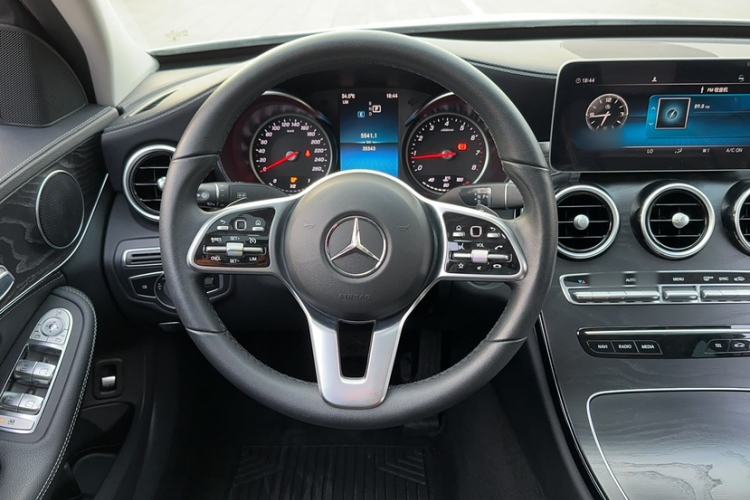 Used Mercedes-Benz C-Class 2019 C 180 L Fashion Edition Sport Version Steering Wheel