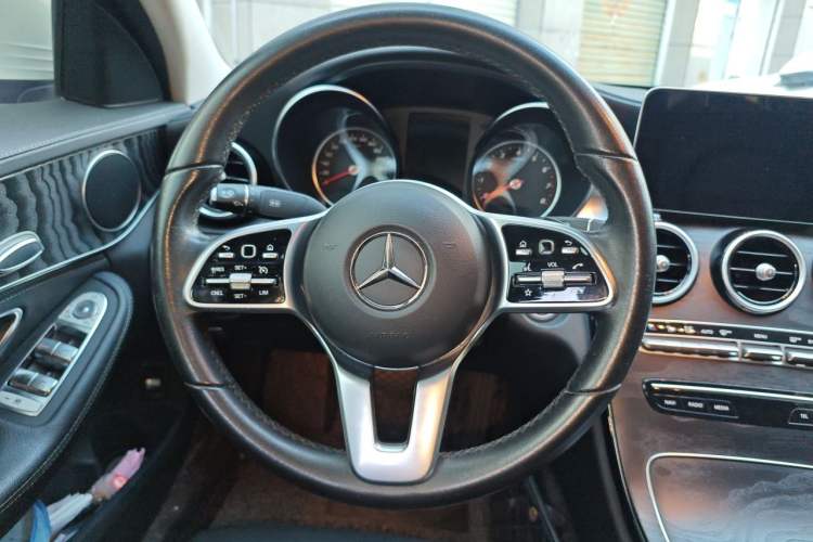 Used Mercedes-Benz C-Class 2019 C 180 L Fashion Edition Sport Version Steering Wheel