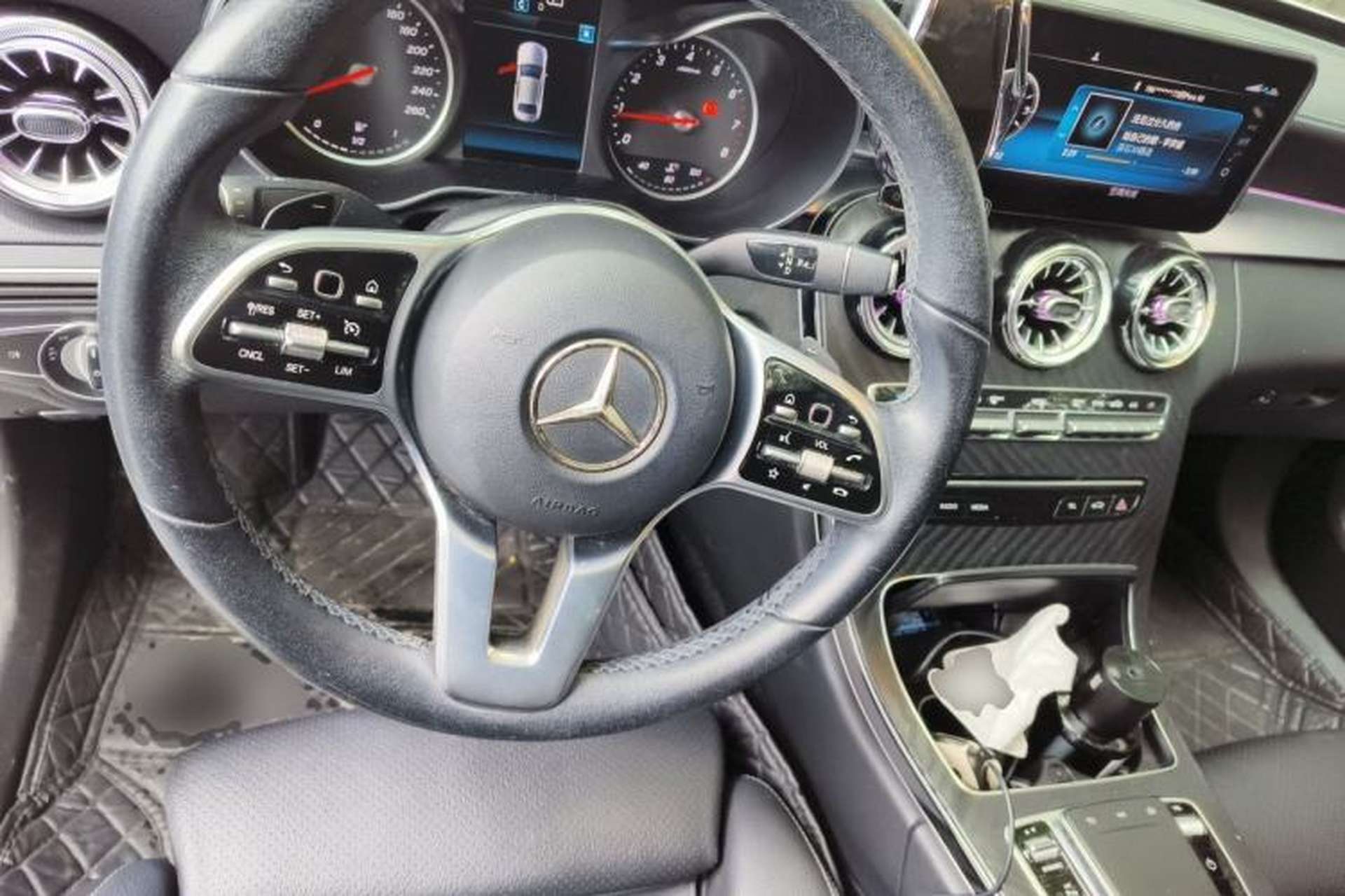 Used Mercedes-Benz C-Class 2019 C 180 L Fashion Edition Sport Version Steering Wheel