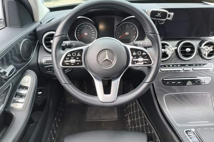 Used Mercedes-Benz C-Class 2019 C 180 L Fashion Edition Sport Version Steering Wheel