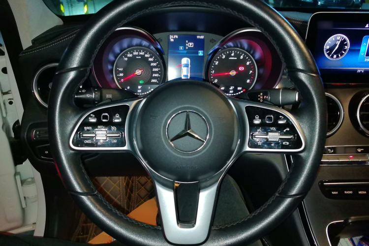 Used Mercedes-Benz C-Class 2019 C 180 L Fashion Edition Sport Version Steering Wheel
