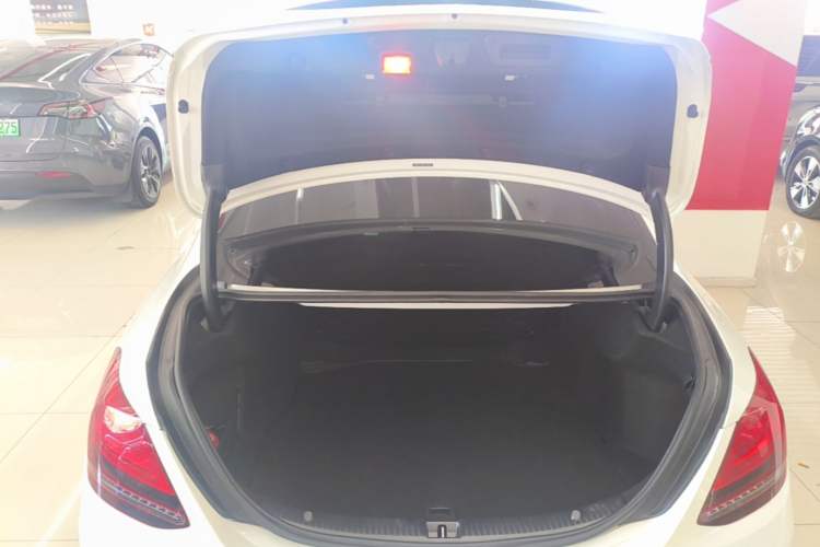 Used Mercedes-Benz C-Class 2019 C 260 Sport Edition Trunk