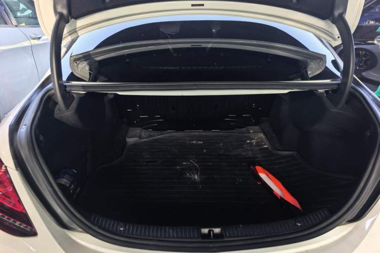 Used Mercedes-Benz C-Class 2019 C 180 L Fashion Edition Sport Version Trunk