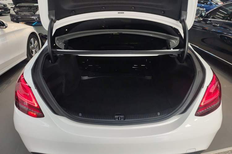 Used Mercedes-Benz C-Class 2019 C 180 L Fashion Edition Sport Version Trunk