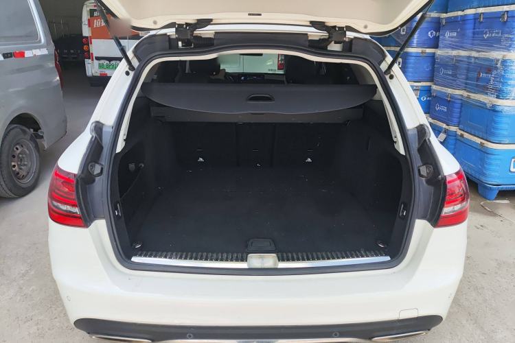 Used Mercedes-Benz C-Class 2019 C 260 Estate Trunk