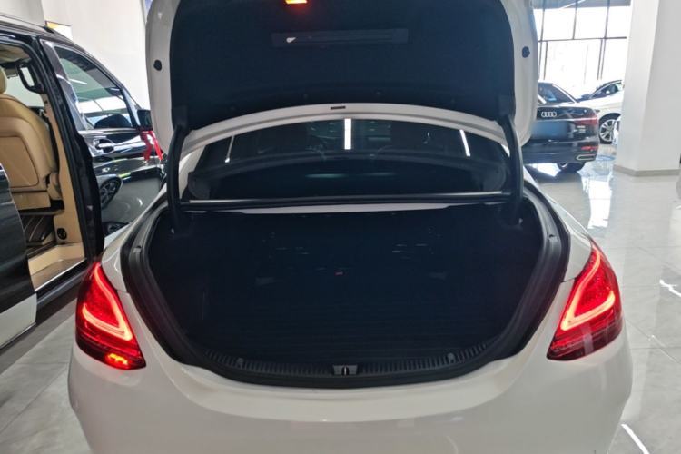 Used Mercedes-Benz C-Class 2019 C 180 L Fashion Edition Sport Version Trunk