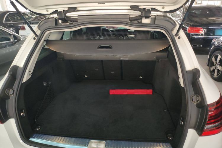 Used Mercedes-Benz C-Class 2019 C 260 Estate Trunk