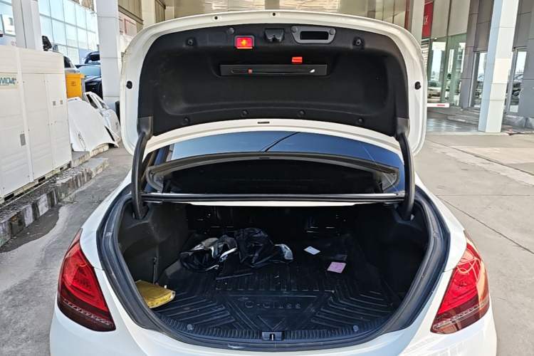 Used Mercedes-Benz C-Class 2019 C 180 L Fashion Edition Sport Version Trunk