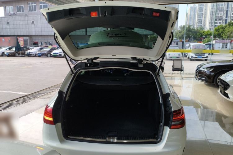 Used Mercedes-Benz C-Class 2019 C 260 Estate Trunk
