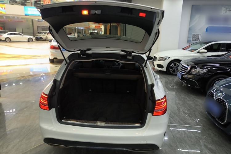 Used Mercedes-Benz C-Class 2019 C 260 Estate Trunk