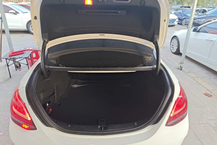 Used Mercedes-Benz C-Class 2019 C 180 L Fashion Edition Sport Version Trunk