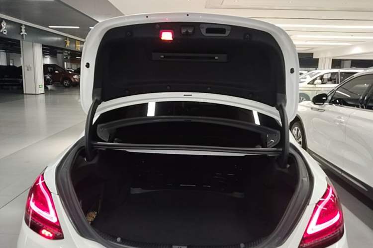 Used Mercedes-Benz C-Class 2019 C 180 L Fashion Edition Sport Version Trunk