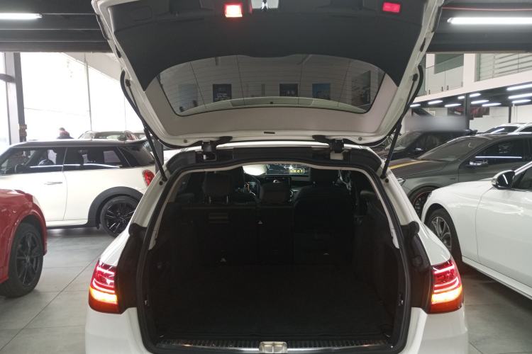 Used Mercedes-Benz C-Class 2019 C 260 Estate Trunk