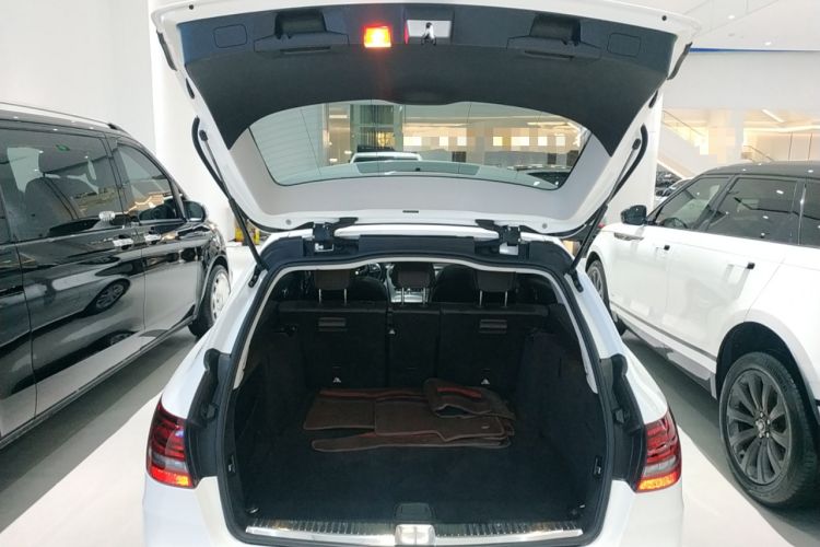 Used Mercedes-Benz C-Class 2019 C 180 Estate Trunk