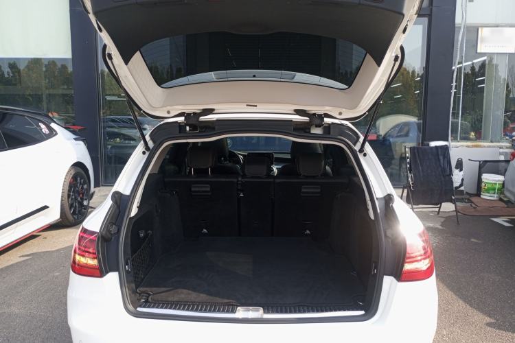 Used Mercedes-Benz C-Class 2019 C 260 Estate Trunk