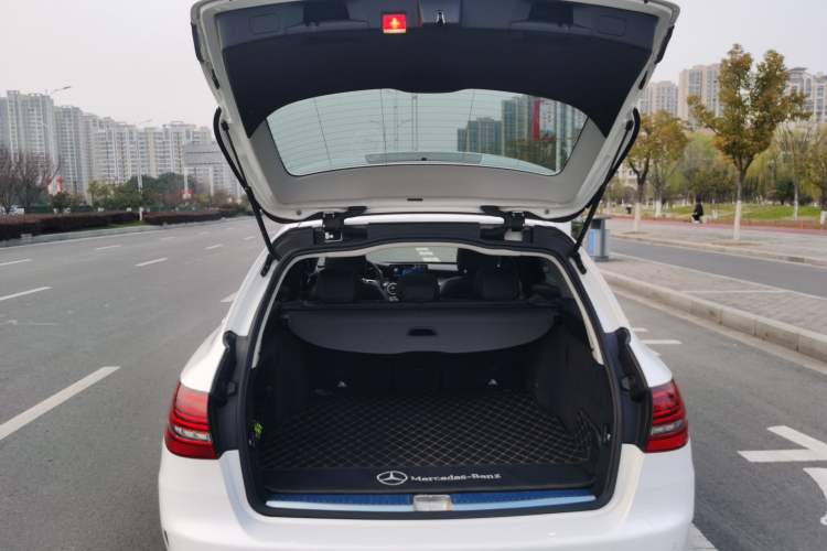 Used Mercedes-Benz C-Class 2019 C 180 Estate Trunk