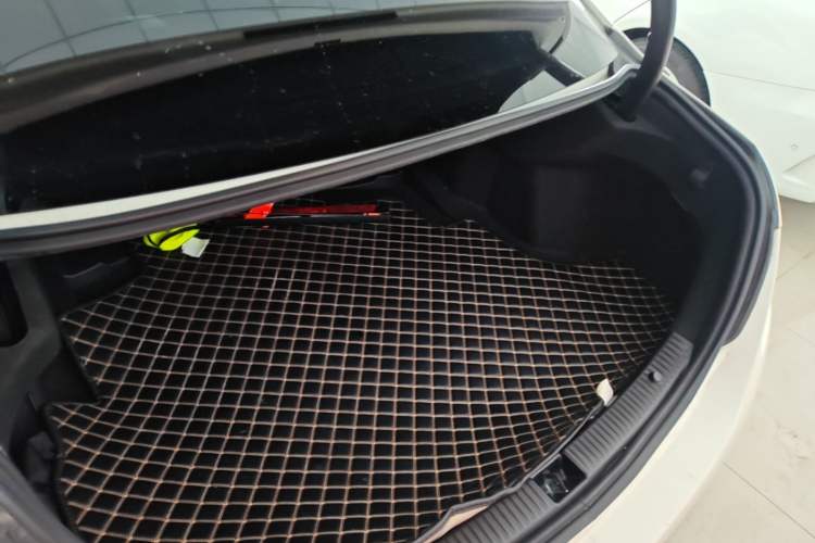 Used Mercedes-Benz C-Class 2019 C 180 L Fashion Edition Sport Version Trunk