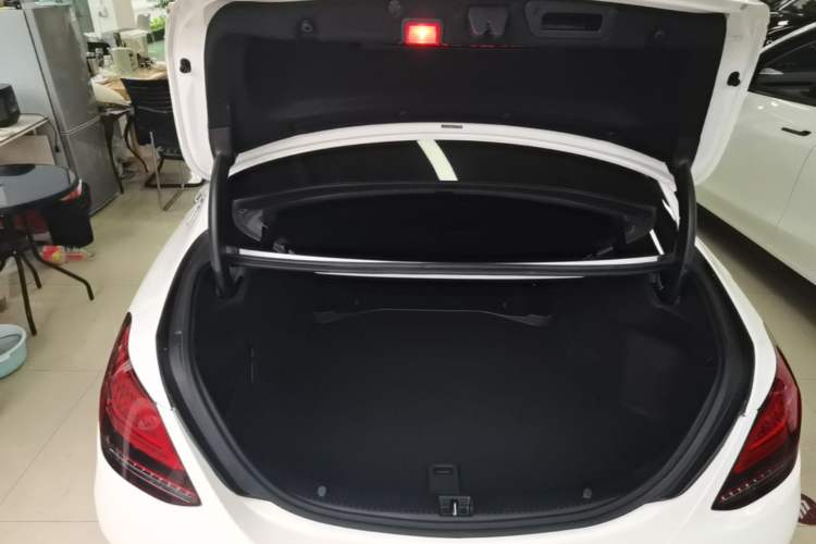 Used Mercedes-Benz C-Class 2019 C 180 L Fashion Edition Sport Version Trunk