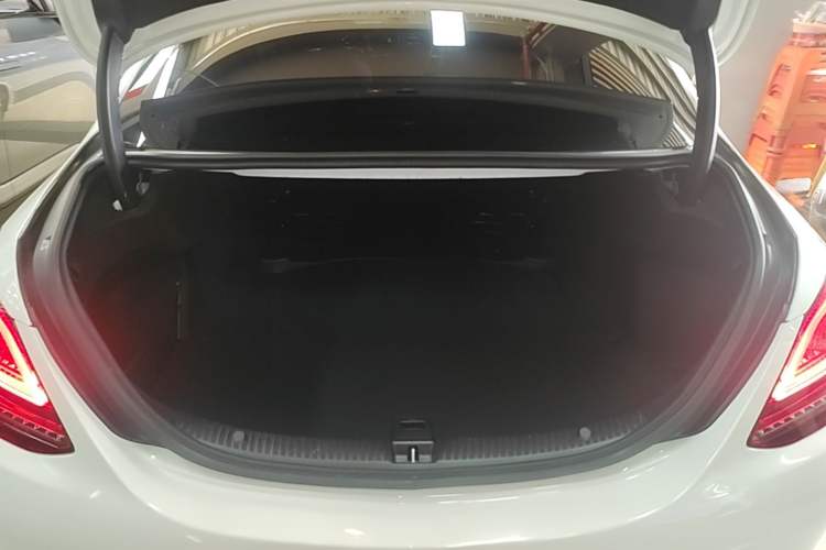 Used Mercedes-Benz C-Class 2019 C 180 L Fashion Edition Sport Version Trunk