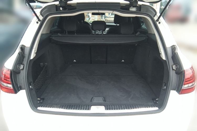 Used Mercedes-Benz C-Class 2019 C 260 Estate Trunk