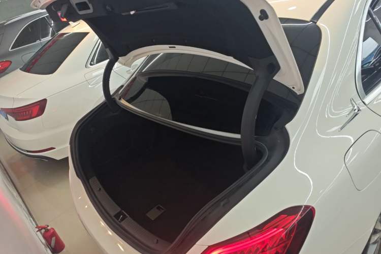 Used Mercedes-Benz C-Class 2019 C 180 L Fashion Edition Sport Version Trunk