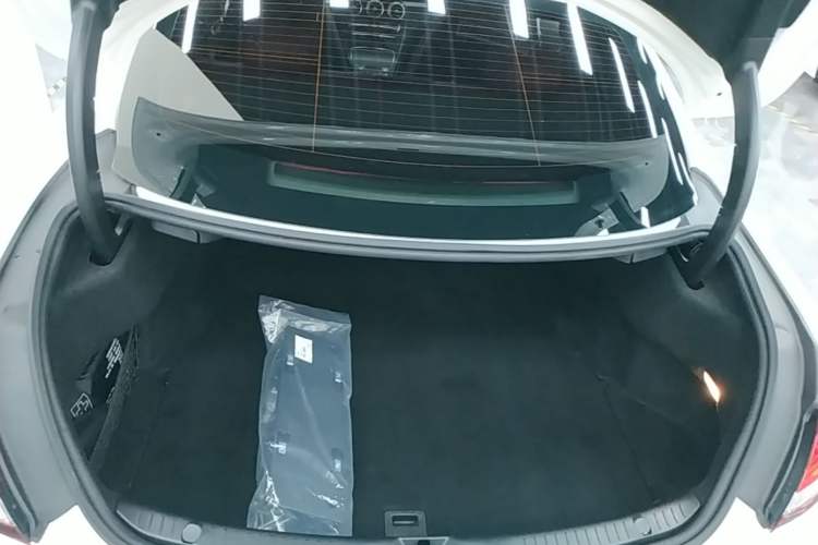 Used Mercedes-Benz C-Class 2019 C 260 Coupe Trunk