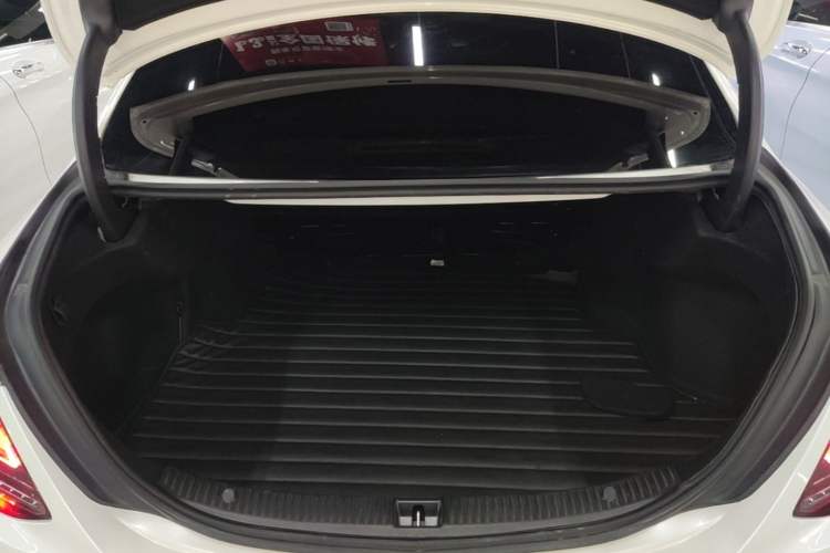 Used Mercedes-Benz C-Class 2019 Restyled C 260 L Sport Edition Trunk