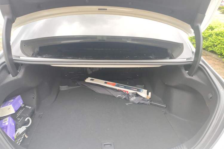 Used Mercedes-Benz C-Class 2019 C 180 L Fashion Edition Sport Version Trunk