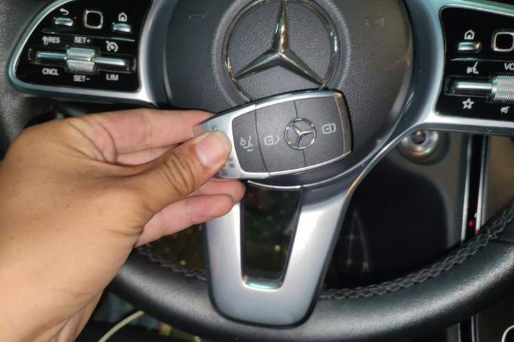 Used Mercedes-Benz C-Class 2019 C 180 L Fashion Edition Sport Version Vehicle Key