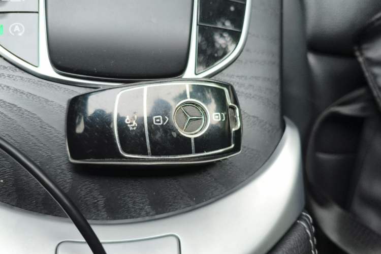 Used Mercedes-Benz C-Class 2019 C 180 L Fashion Edition Sport Version Vehicle Key