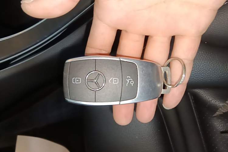 Used Mercedes-Benz C-Class 2019 Facelift C 260 L 4MATIC Sport Edition Vehicle Key