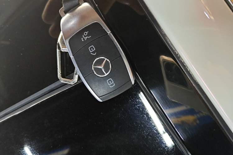 Used Mercedes-Benz C-Class 2019 Restyled C 260 L Sport Edition Vehicle Key