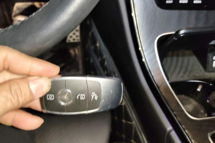 Used Mercedes-Benz C-Class 2019 C 260 L 4MATIC Sport Edition Vehicle Key
