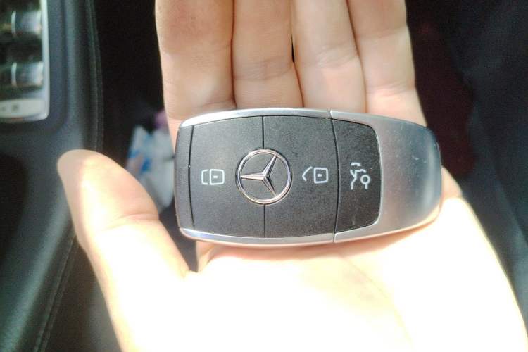 Used Mercedes-Benz C-Class 2019 Restyled C 260 L Sport Edition Vehicle Key