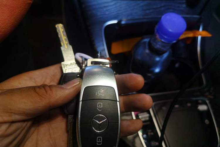 Used Mercedes-Benz C-Class 2019 Restyled C 260 L Sport Edition Vehicle Key