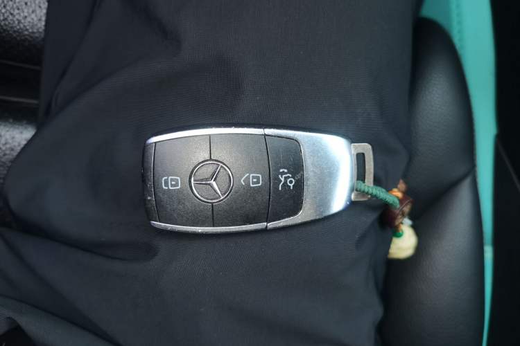 Used Mercedes-Benz C-Class 2019 Restyled C 260 L Sport Edition Vehicle Key