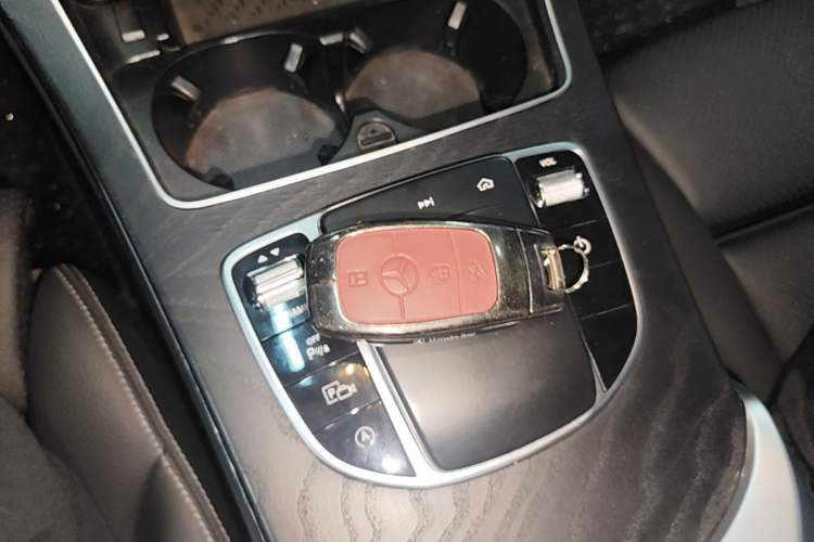 Used Mercedes-Benz C-Class 2019 Restyled C 260 L Sport Edition Vehicle Key