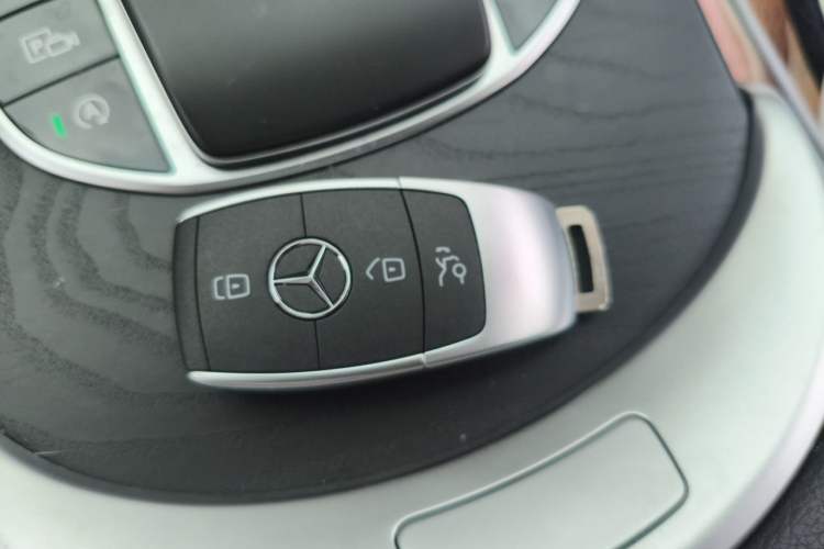 Used Mercedes-Benz C-Class 2019 Restyled C 260 L Sport Edition Vehicle Key
