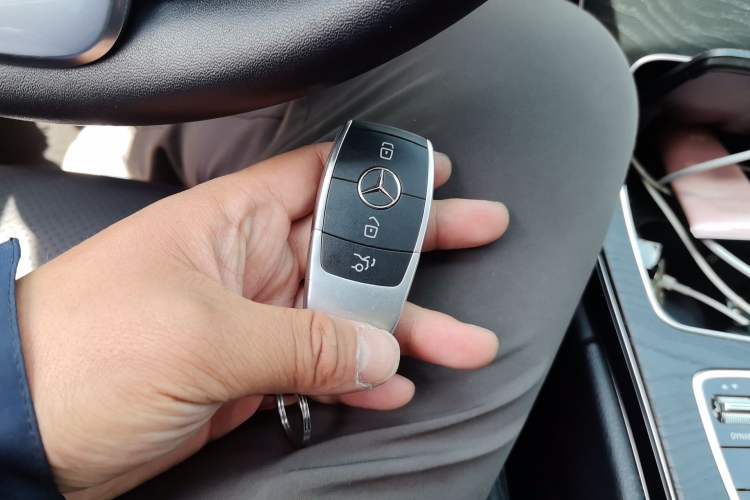 Used Mercedes-Benz C-Class 2019 C 260 L Sport Edition Vehicle Key