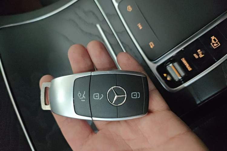 Used Mercedes-Benz C-Class 2019 C 180 L Fashion Edition Sport Version Vehicle Key
