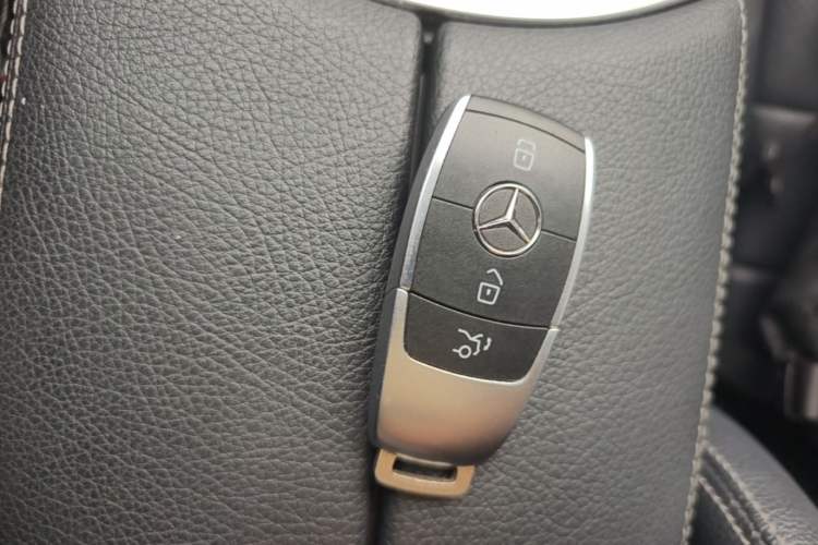 Used Mercedes-Benz C-Class 2019 Restyled C 260 L Sport Edition Vehicle Key