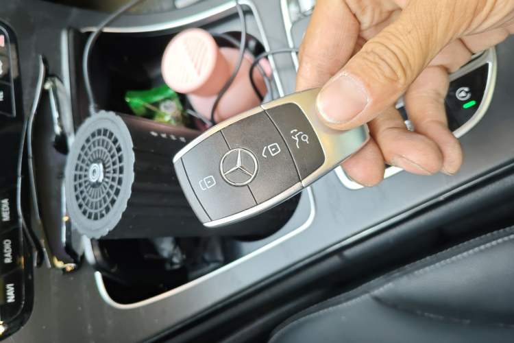 Used Mercedes-Benz C-Class 2019 Restyled C 260 L Sport Edition Vehicle Key