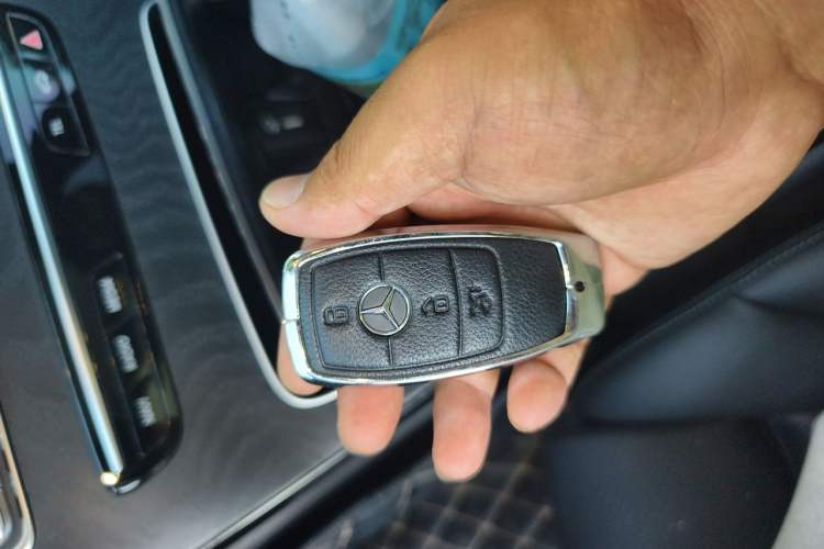Used Mercedes-Benz C-Class 2019 Restyled C 260 L Sport Edition Vehicle Key
