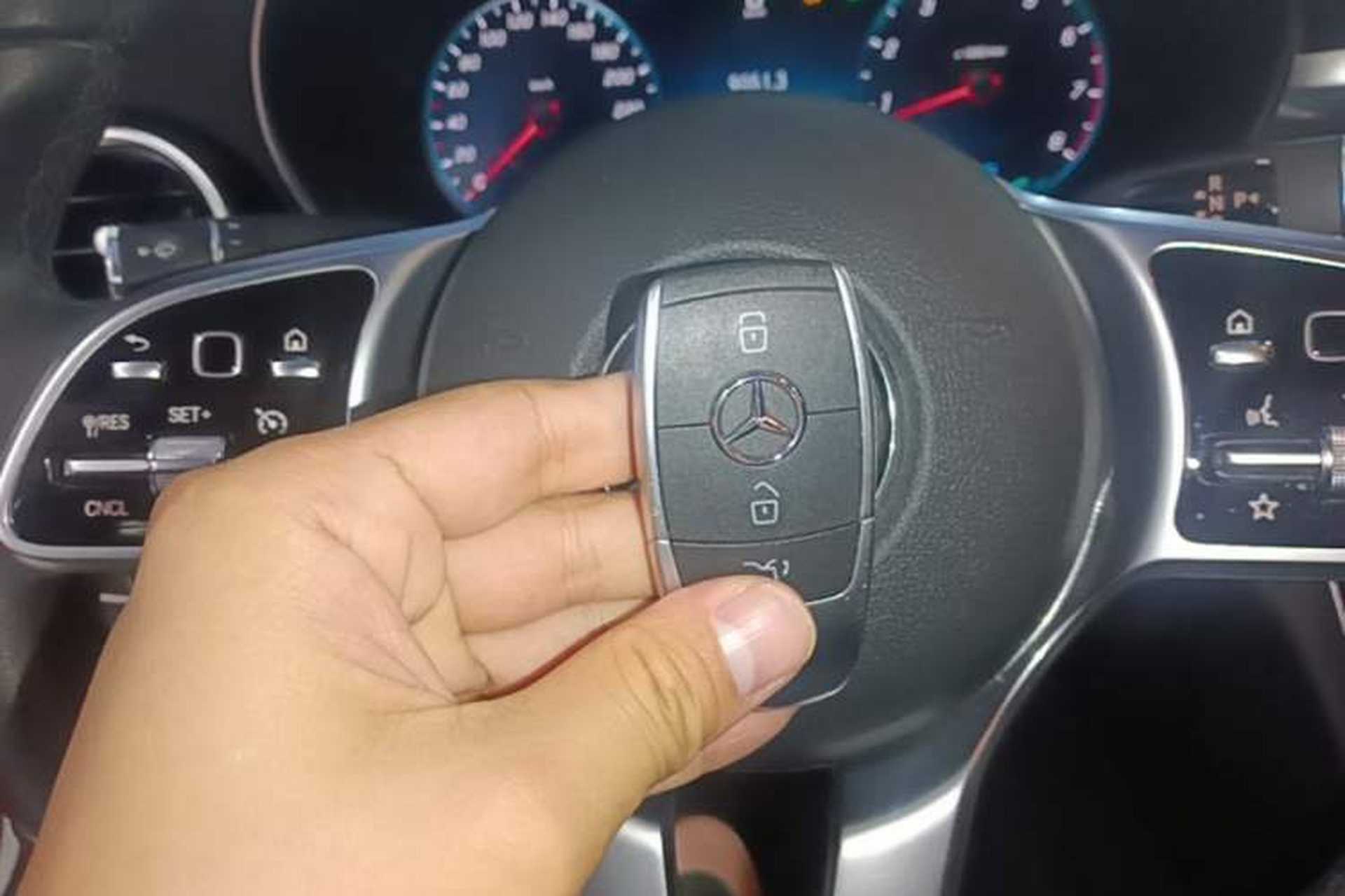 Used Mercedes-Benz C-Class 2019 C 260 L Sport Edition Vehicle Key
