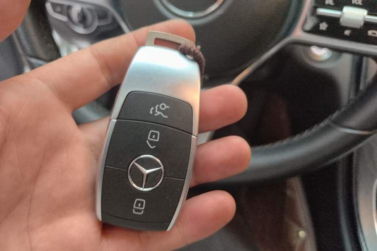 Used Mercedes-Benz C-Class 2019 C 260 L Sport Edition Vehicle Key