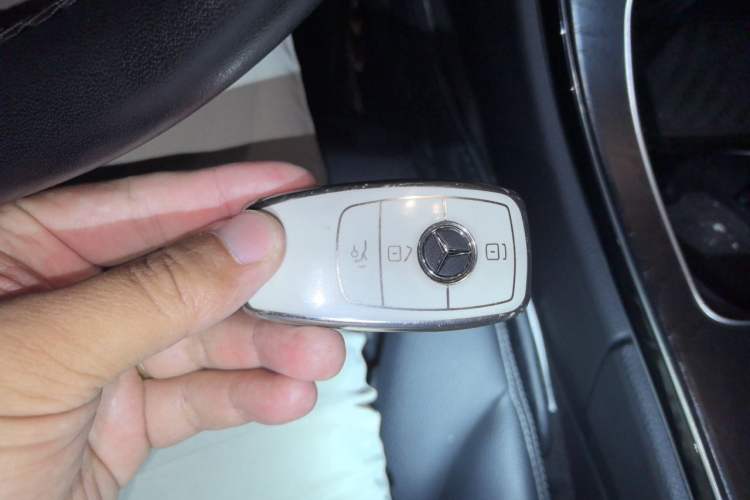 Used Mercedes-Benz C-Class 2019 C 260 L Sport Edition Vehicle Key