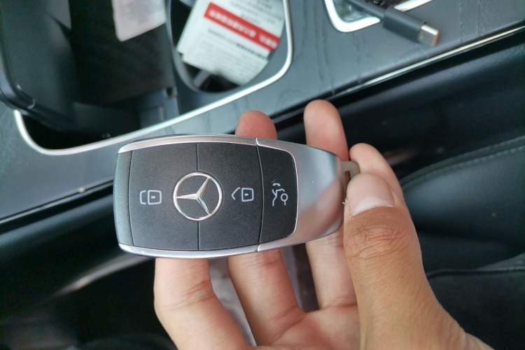 Used Mercedes-Benz C-Class 2019 C 260 L Sport Edition Vehicle Key